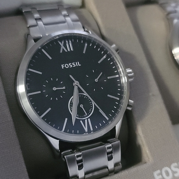 His&Hers silver Fossil watches NWT - Picture 2 of 4